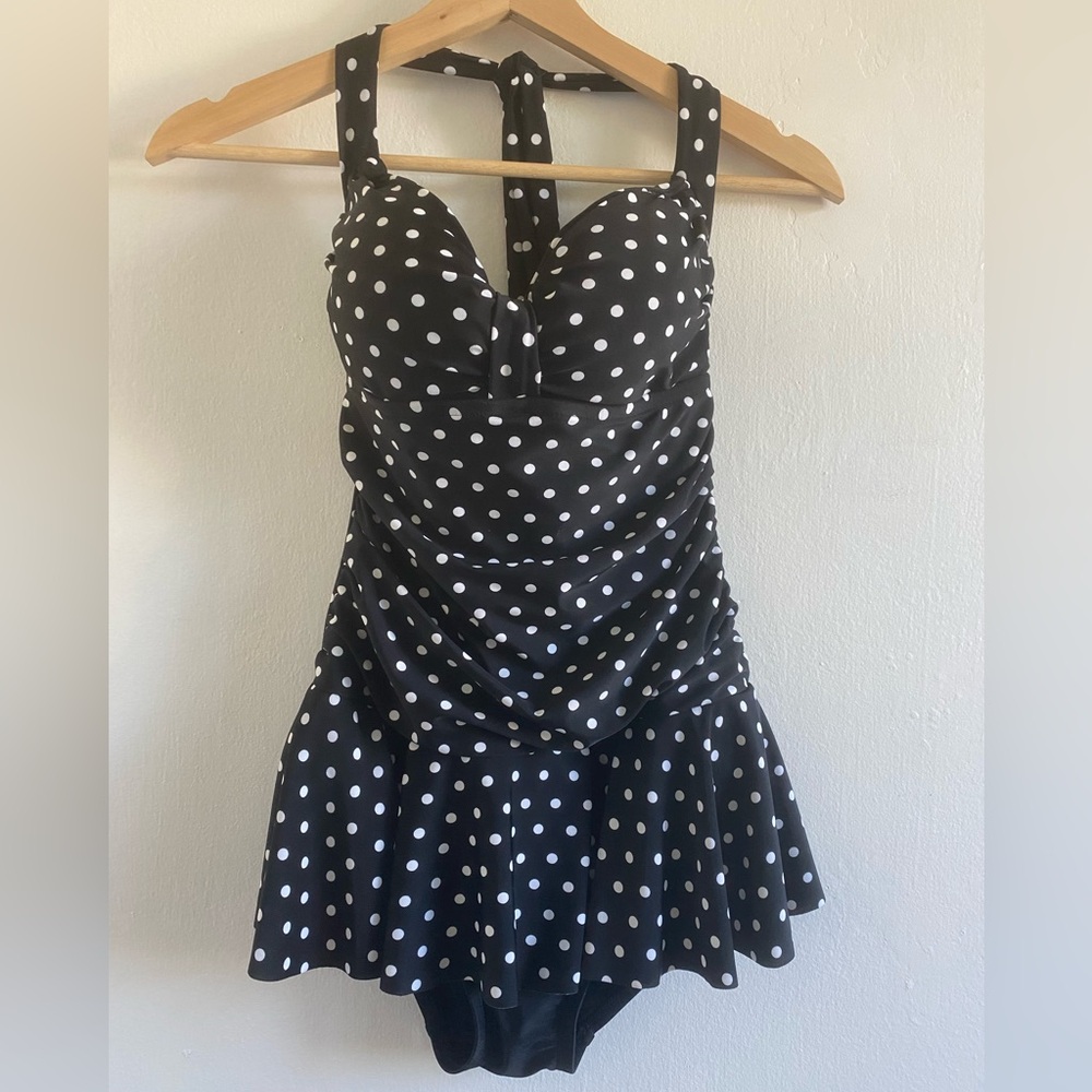 Polka Dot Halter Swimsuit with Ruffled Skirt Size 6 Retro Classic